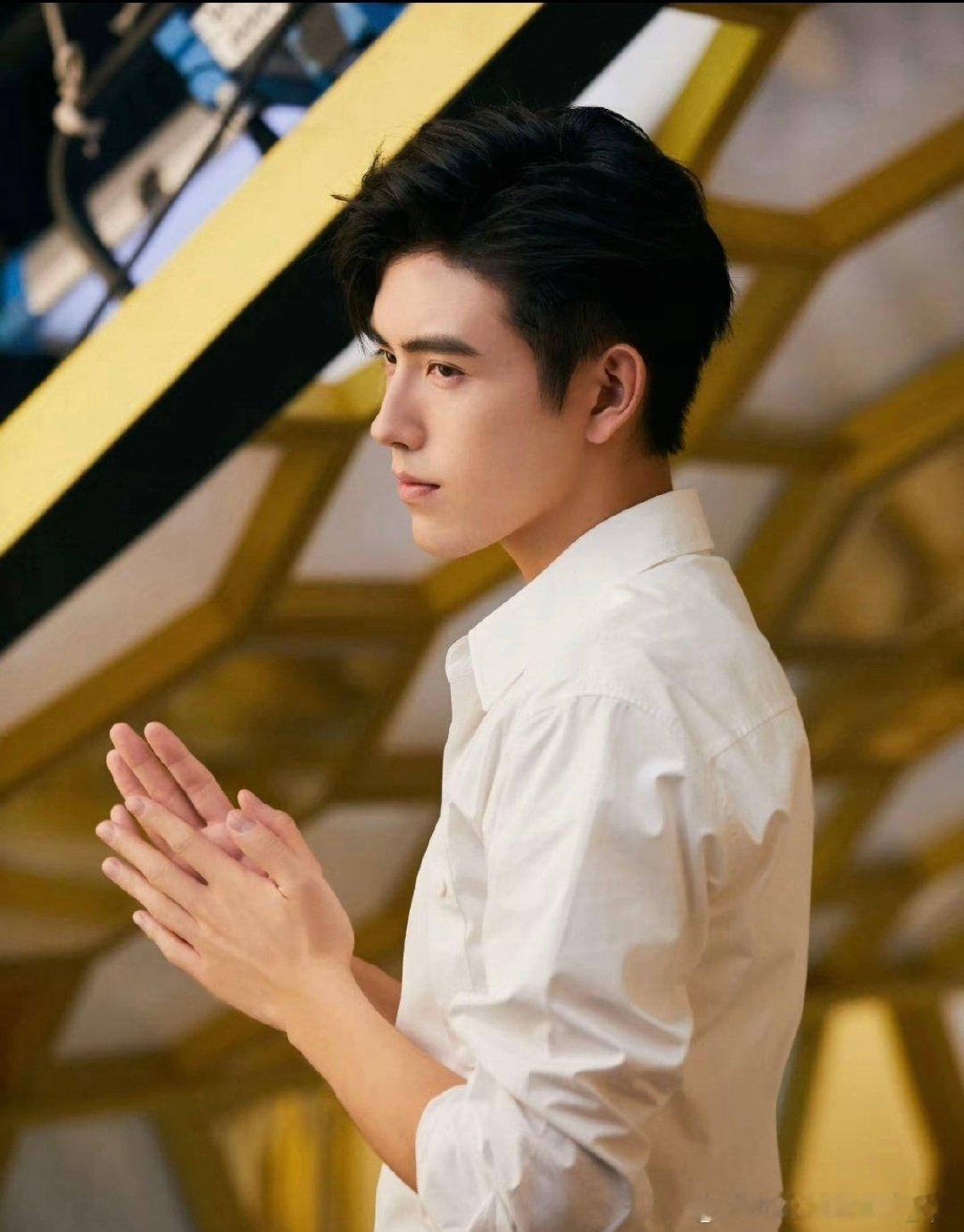 #陈飞宇[超话]#  cfy#陈飞宇超话# 
早期阿瑟
​