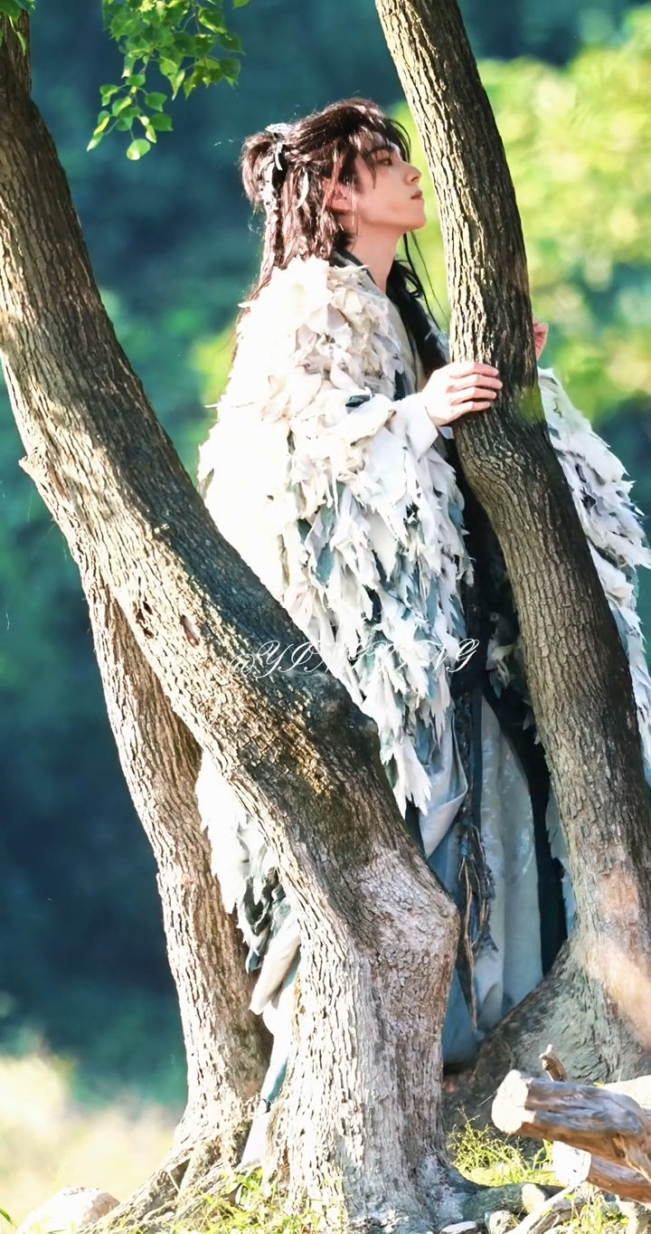 #赵一博百妖谱路透##赵一博进组百妖谱#赵一博正式进组《百妖谱》！期待他解锁全新角色，好奇会带来怎样的惊喜。 ​