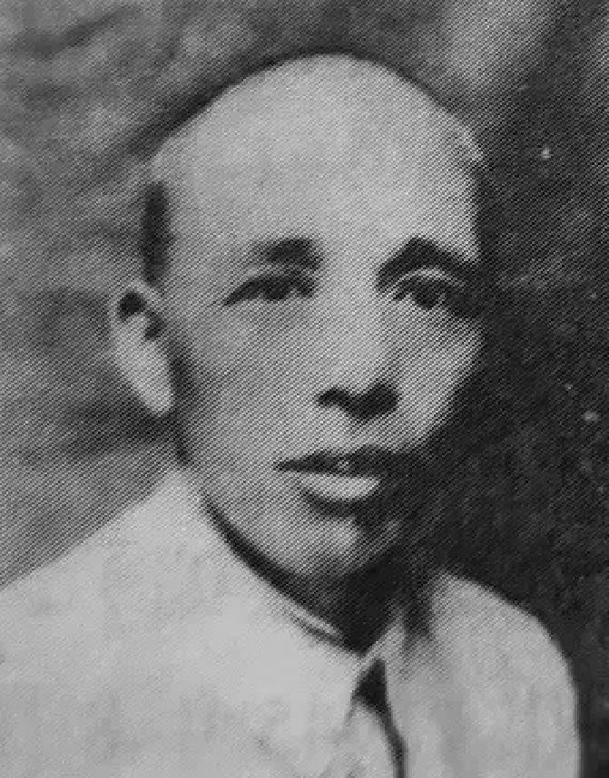 1955年，云南一个妇科医生和人吵架，见吵不过对方，他竟脱口而出：“你算什么东西？我原来当过红军军长，你拿什么和我比？”

药商听完这话，当场愣住。面前这个瘦瘦的中年男人，手上还沾着开药方沾的墨迹，怎么看也不像当过军长的人。药商没再还嘴，转身就走。他走得很快，直奔县城公安派出所。他倒不是信了这句话，