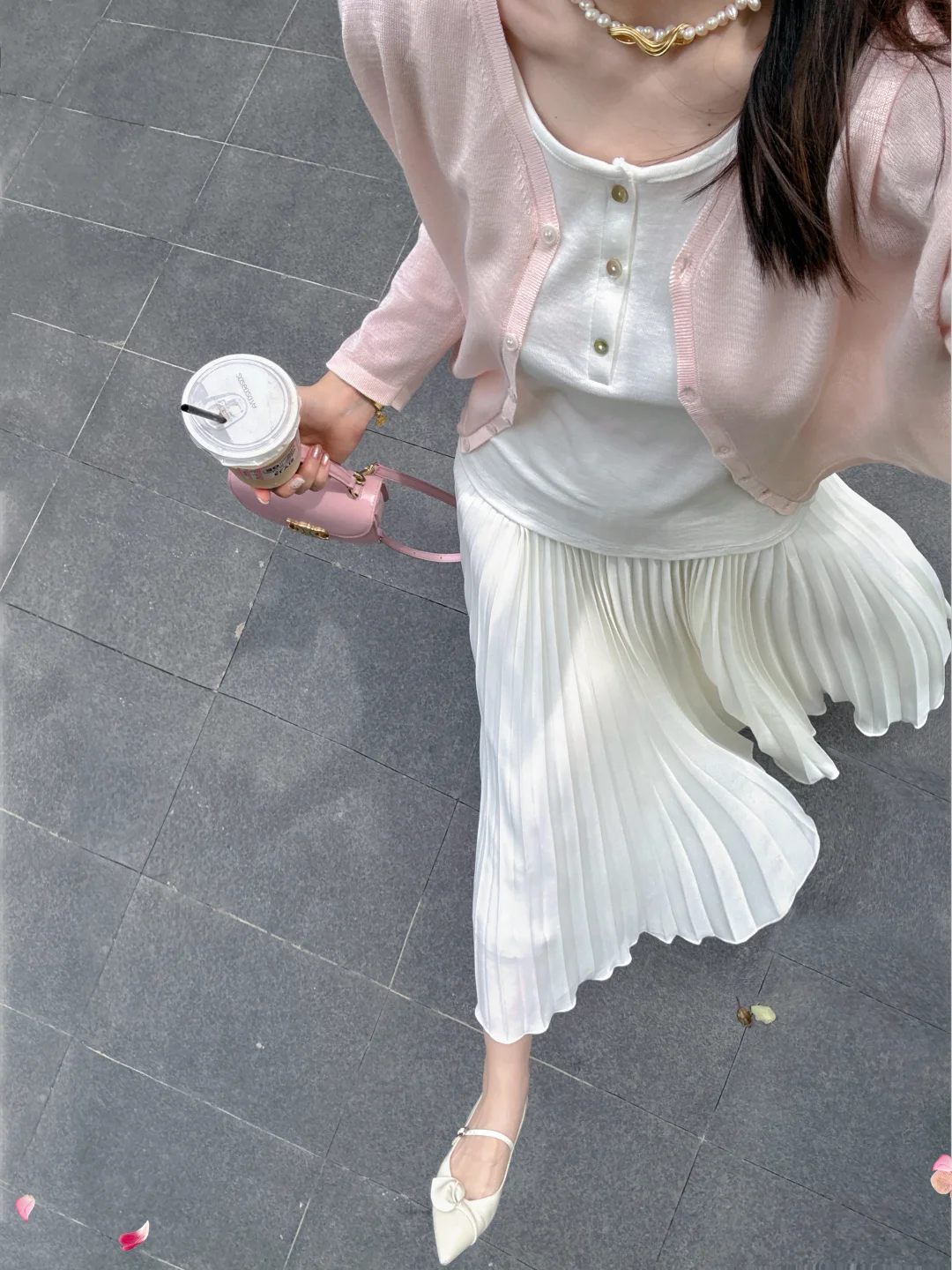 打工人春夏舒适通勤🌸｜粉白配就是温柔仙品～