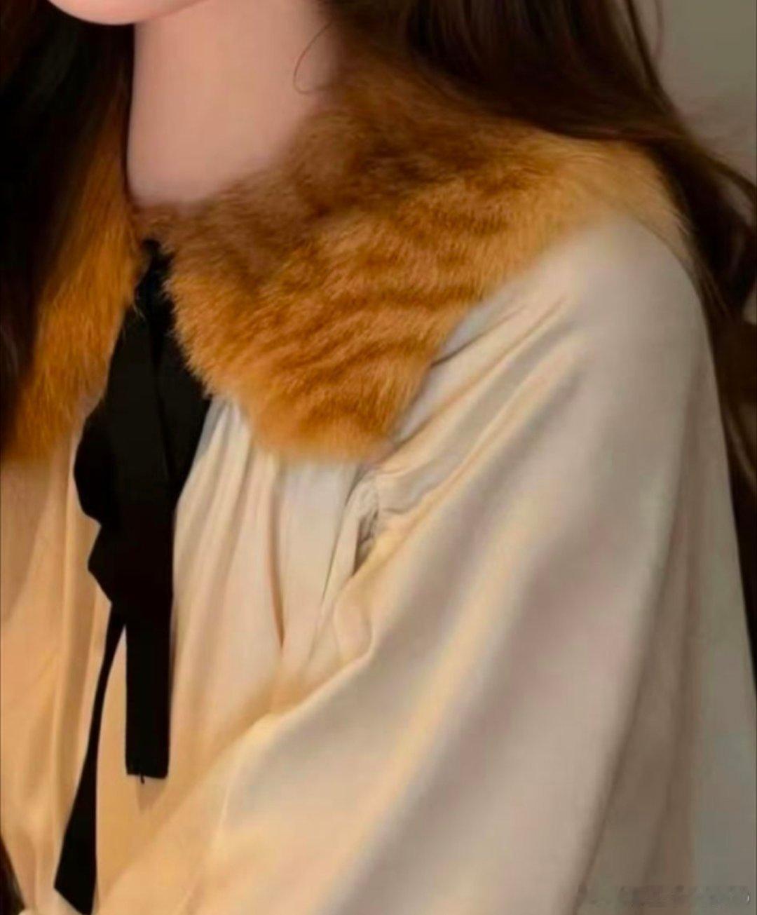 #服装店被质疑用猫毛做皮草#网友质疑服装店皮草使用猫毛，商家回应，事件引发网友热议。 ​