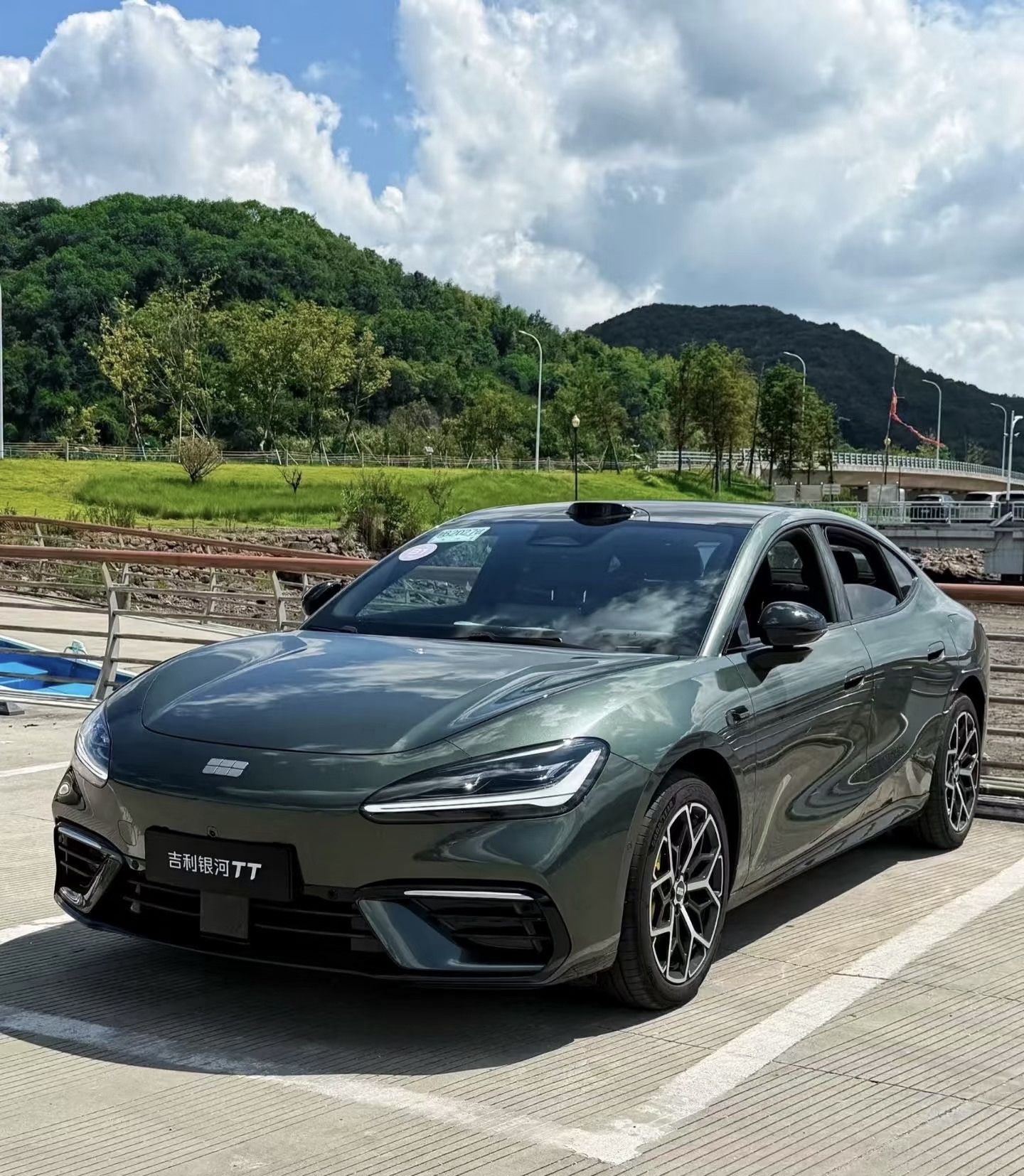15万级纯电轿跑黑马｜吉利银河TT深度聊聊
预算15–20万，想要一台兼顾颜值、操控、家用的纯电轿车，银河TT绝对是绕不开的选项。