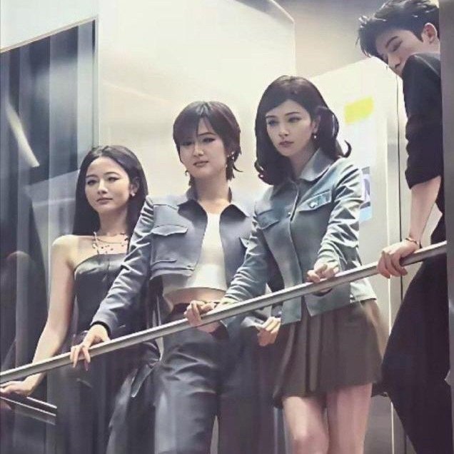 突然有点理解于正了，赵晴的美貌真的很出众。 ​