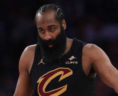 季后赛至今失误数：坎宁安79次、哈登73次、卡斯尔45次  今天NBA...