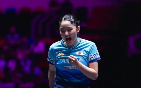 18岁的日本选手张本美和在2026年WTT澳门冠军赛女单决赛中4-3险胜中国选手陈熠，实现赛季冠军赛三连冠。  一、决赛赛果- 最终比分：张本美和4-3战胜陈熠（11-7、11-7、9-11、8-11