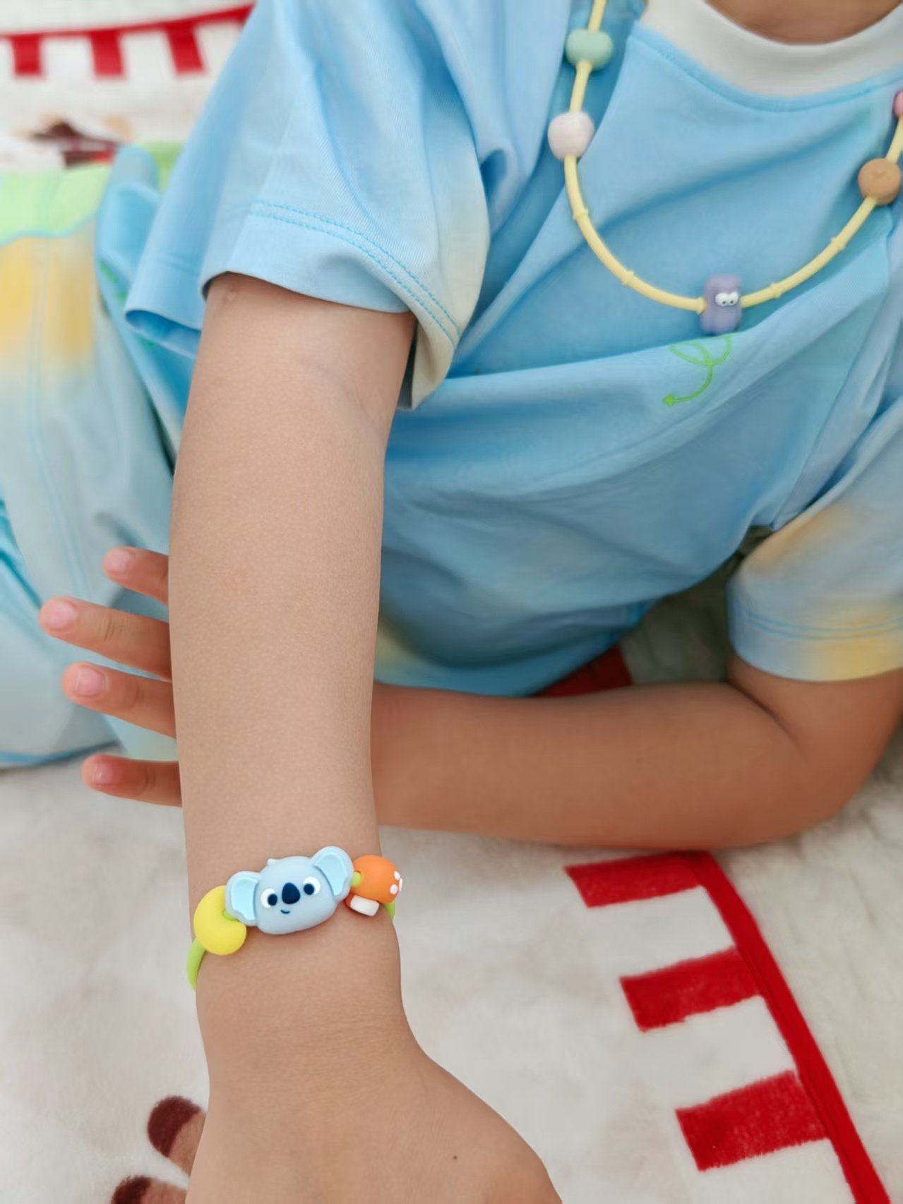 以前总觉得男孩子嘛 晒黑点也没啥 直到发现他怎么越来越黑.........