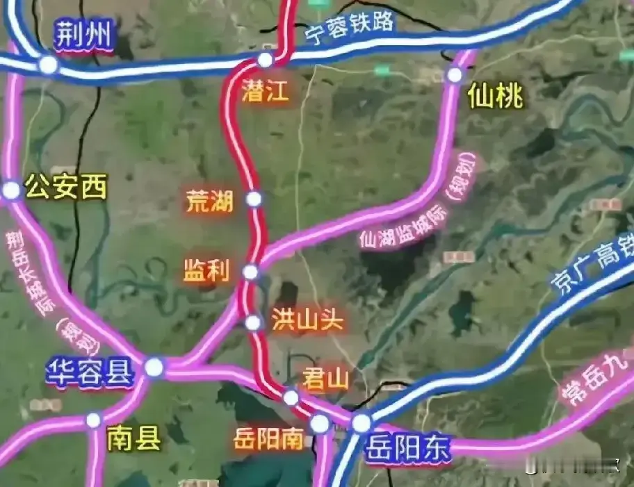国铁上报发改委！这条190公里高铁终于等到官方实锤
 
盼了十余年，荆岳高铁迎来里程碑式重大进展！根据岳阳市发改委对外披露的消息：国铁集团已正式将荆岳高铁列入国家“十五五”铁路发展规划建设项目，上报国家发改委审查。这意味着这条牵动鄂湘千万群众的高铁，从多年的“积极争取”，迈出了走向落地最关键的一步。