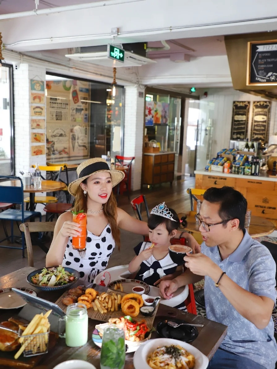 深圳探店 | 自带秋千后花园的西餐厅