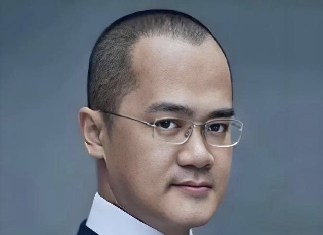 不得不佩服美团王兴的投资眼光。

他出手布局了三家名气不小的企业，高端奶茶喜茶、平价蜜雪冰城，这两笔投资，不少人认为是依托美团外卖的大数据优势。

可投资理想汽车，更能看出他独到的判断力。最开始王兴主动找上门想要投资，还遭到李想的拒绝。等到企业资金紧张，四处找融资屡屡碰壁，走投无路的李想回头找到王兴