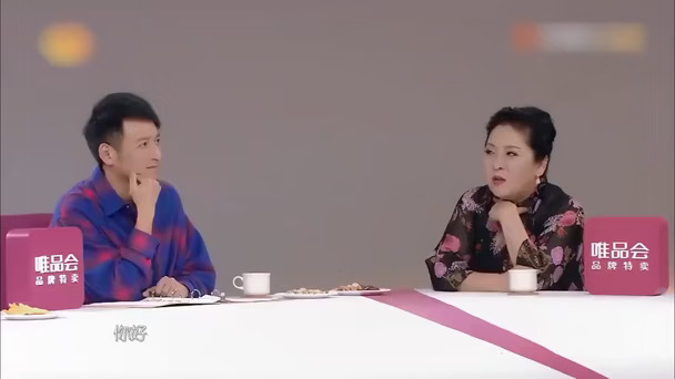 向太以为李承铉是韩国人，用韩语打招呼