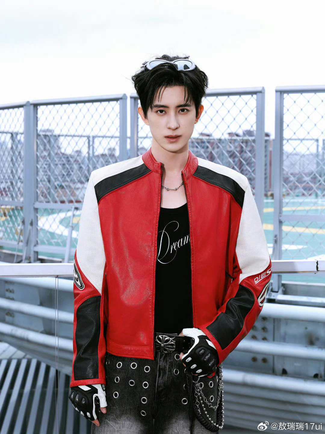#敖瑞鹏师兄太稳健# ｜#敖瑞鹏李长寿# 

被帅到了我只能说一句抱歉 1006号赛车手就位

​