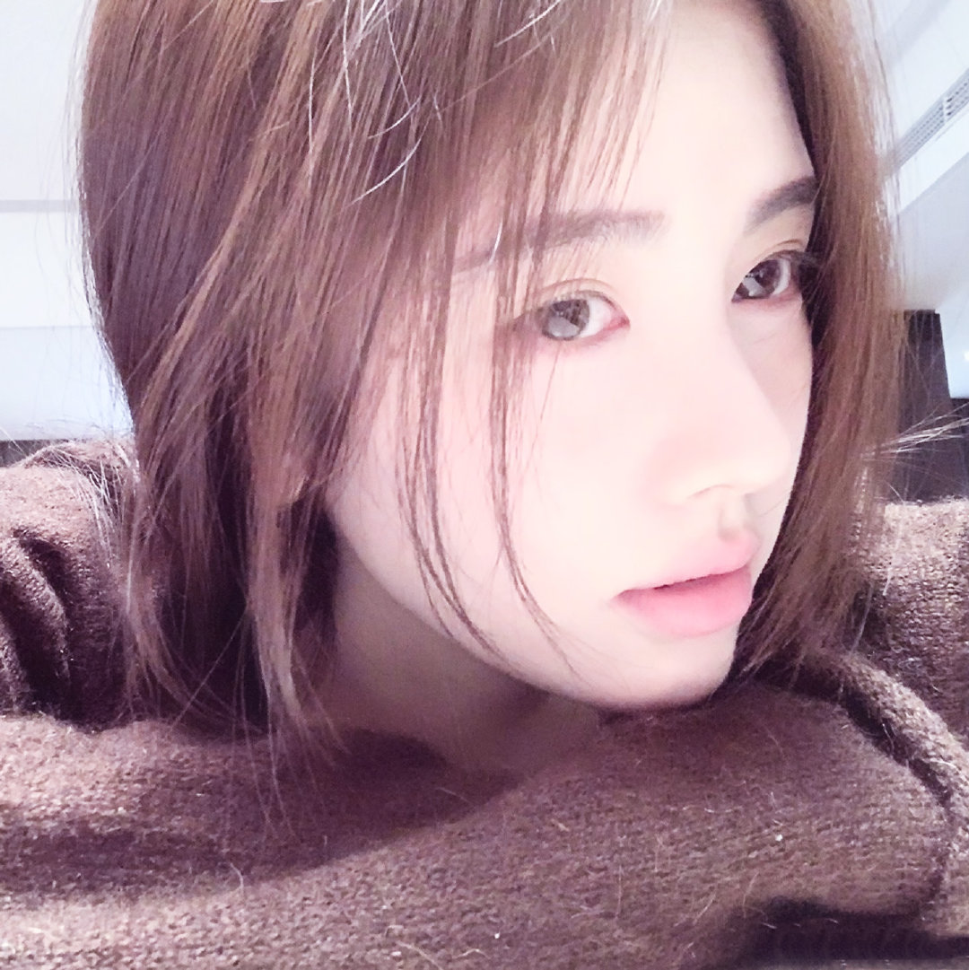 何为双子星？📷🩶🐰

#鞠婧祎# ​