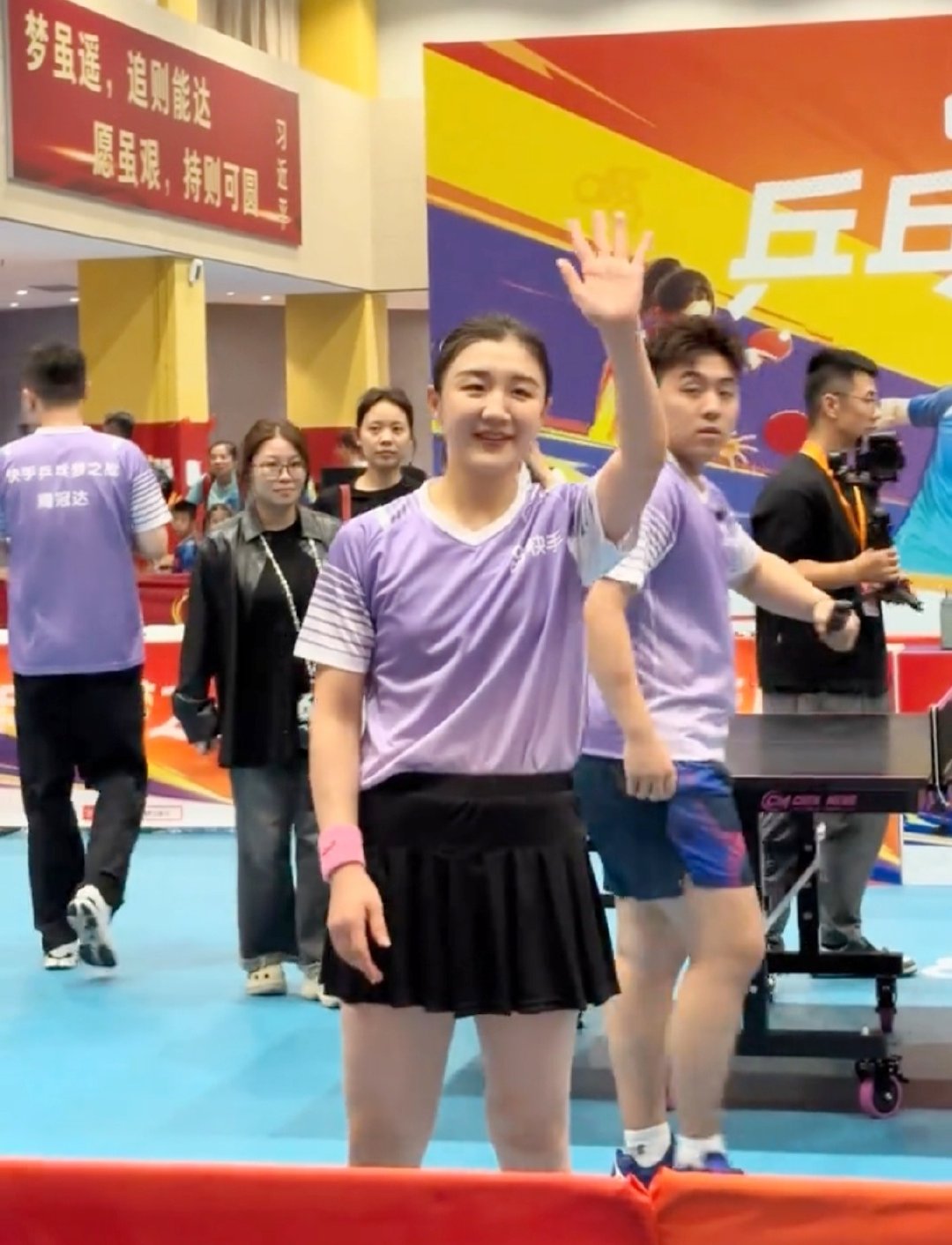 #陈梦看亚运会感叹球速快#
今天是快乐打球女[好喜欢] ​