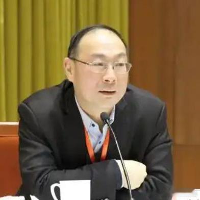 《金灿荣谈俄乌战场：俄乌冲突打到现在，北约每天差不多有20到30架预警机，GPS与星链把目标坐标直送炮兵无人机，这场信息战看得人后背发凉》北约二十多架电子眼昼夜罩住乌克兰天空，俄罗斯仅一两架预警机苦撑，GPS与星链把目标坐标直送炮兵无人机，这场信息战看得人后背发凉。 ​