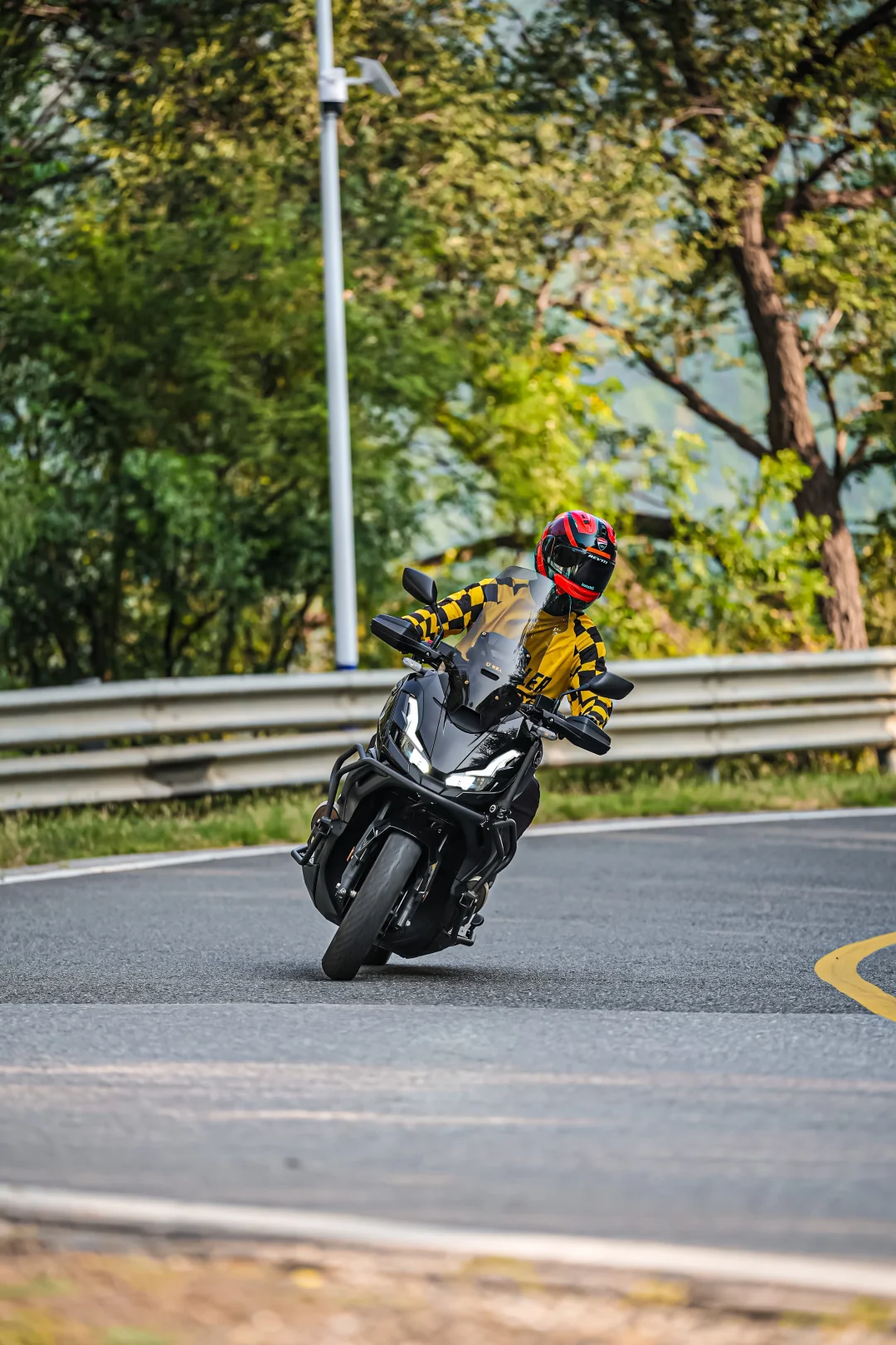 ADV350的车友们 加在一起能凑够2位数么？