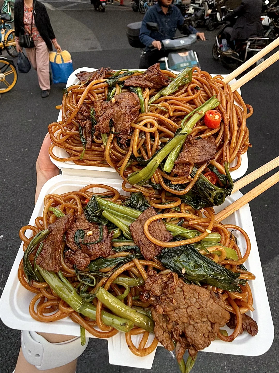 谁能帮我从上海带一份这个！！！！！！