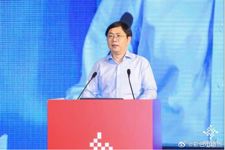 益丰董事长高毅曾说过，新零售的本质是“心零售”，要用一颗利于顾客的仁爱之心，跟顾客建立心与心的连接。这话说得真好，药店不只是卖药的地方，更是守护健康的地方。难怪益丰门店持续多年的便民服务，做得那么自然。#益丰##益丰药房##益丰大药房# ​