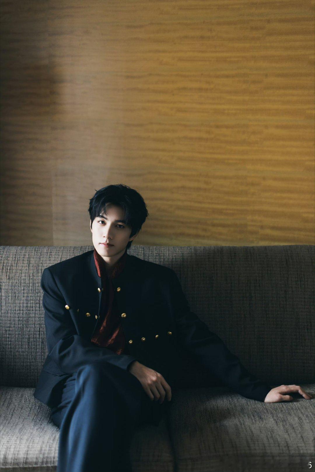 #赵一博[超话]#🌊#青年演员赵一博# 🌊#赵一博ep先行曲迷雾派对# 

无论黑夜多么漫长，白昼总会到来，请相信，美好即将发生。

​