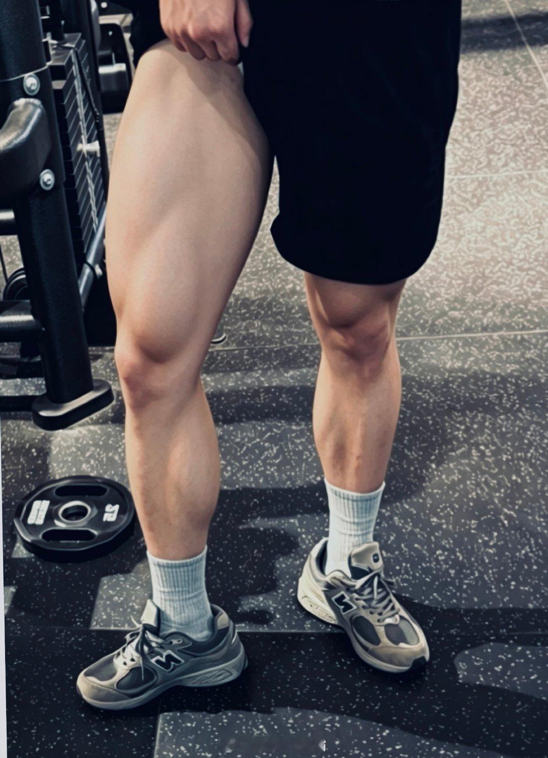 兄弟们，当你不想练腿的时候，
请你想想张继科和孙宇晨。
💪(≧ω≦) ​