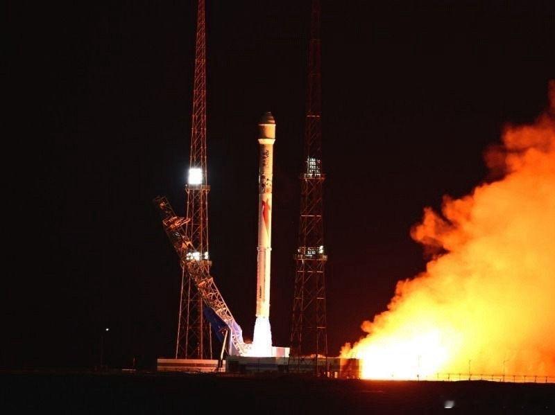 一箭十星！朱雀二号改进型遥四运载火箭发射成功 ​