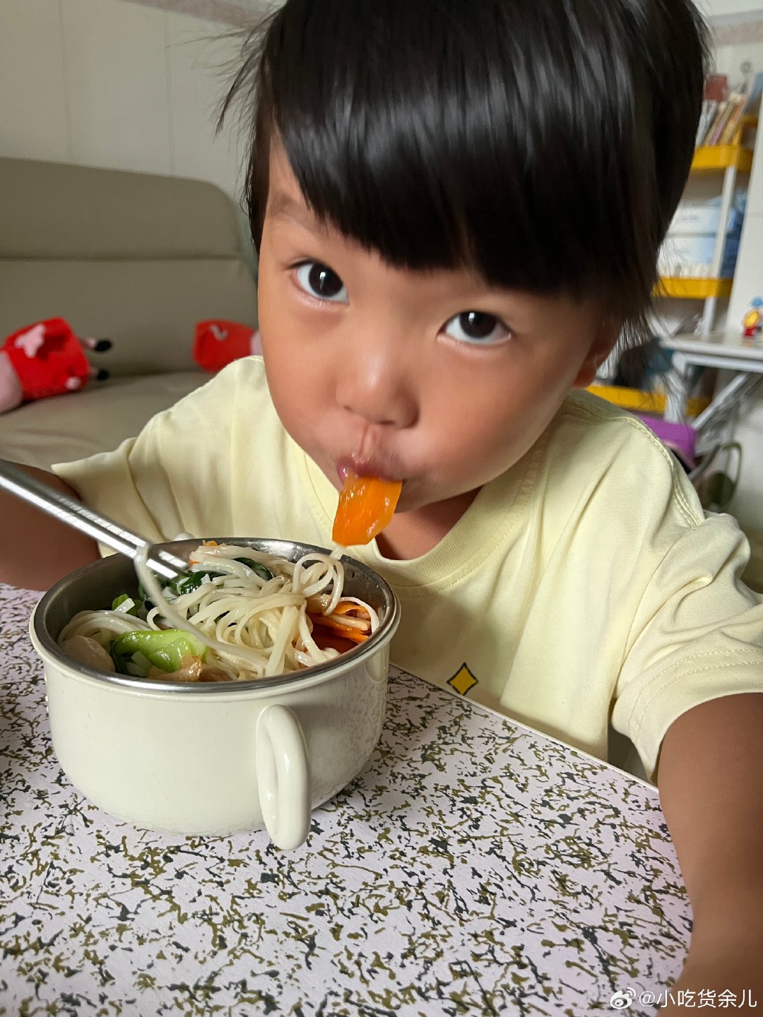 吃饭，吃饭，今天比较早，因为早运动，可以早做饭。#黄多多 自然的黄皮肤# ​