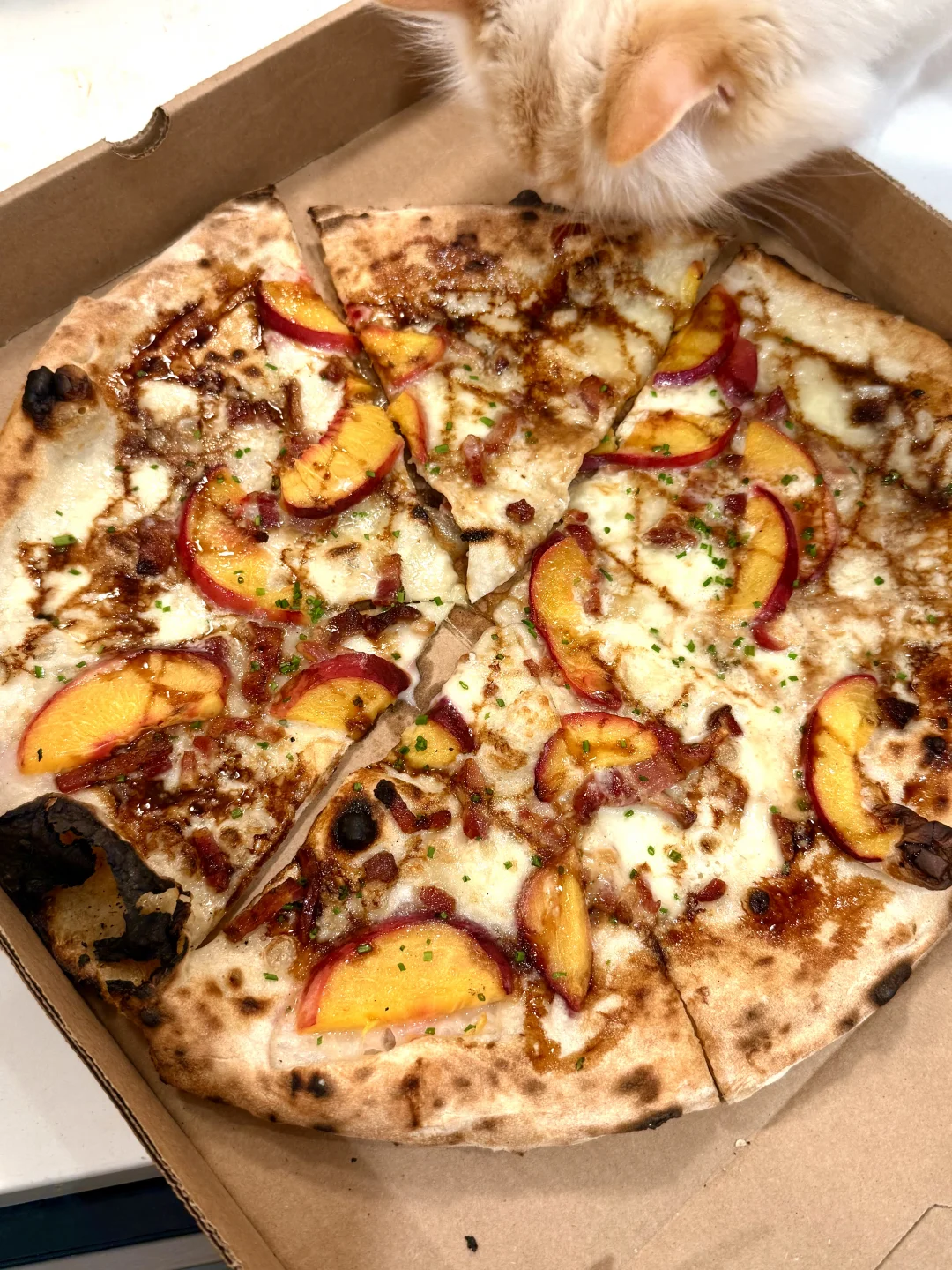 湾区夏日回归的桃子pizza！刷新味蕾