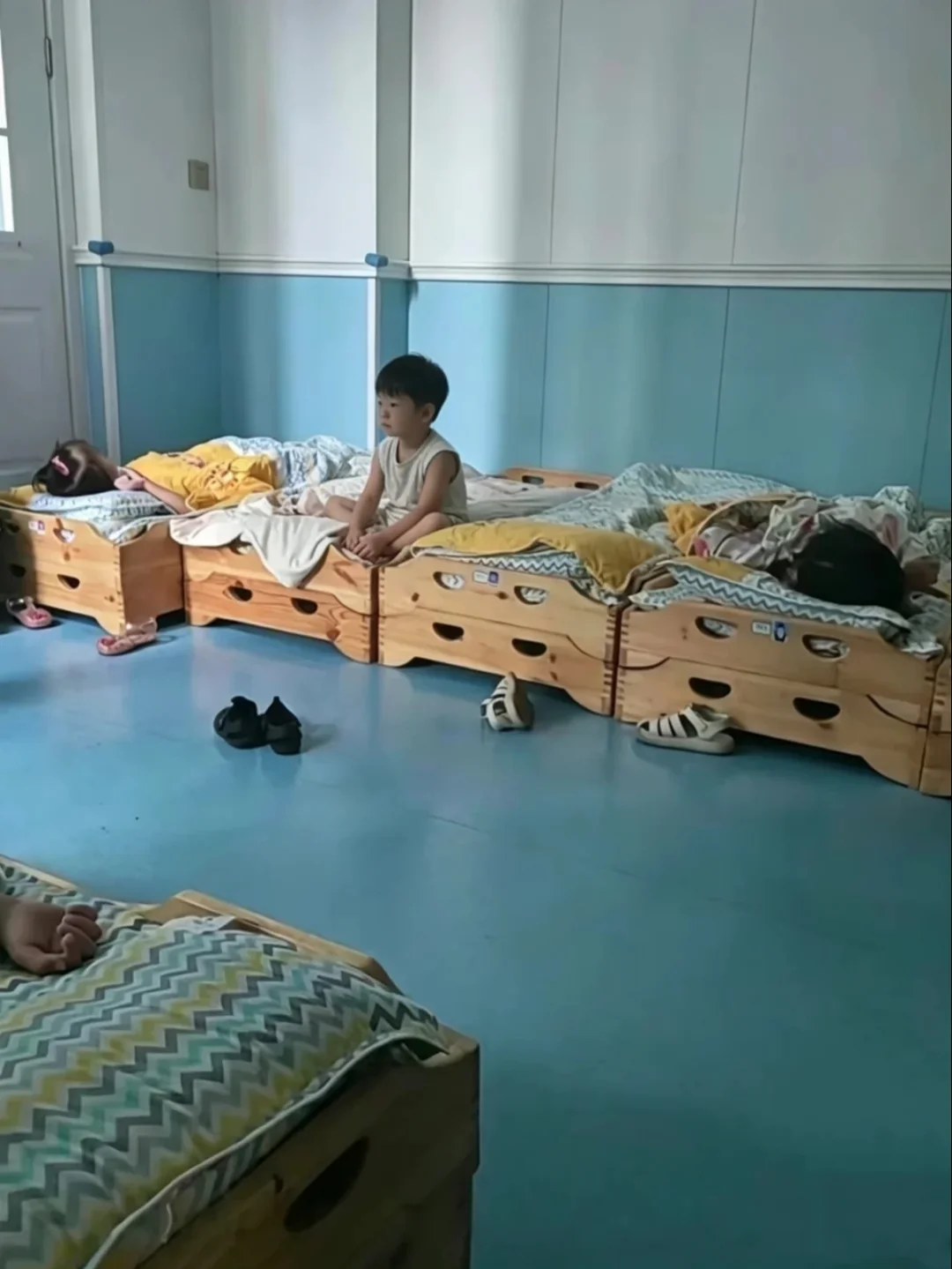 判断孩子在幼儿园，过得好不好，其实很简单