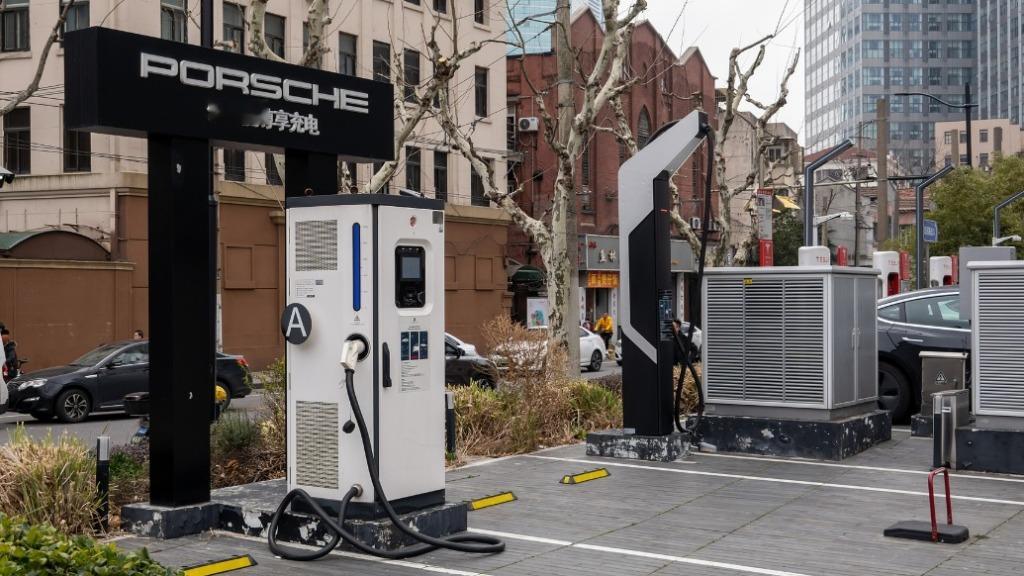 保时捷中国将关停自建充电站及尊享充电服务 保时捷中国最新发给车主的一份...