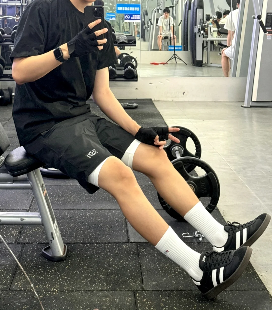 今天来练腿咯，不然咋够力开车