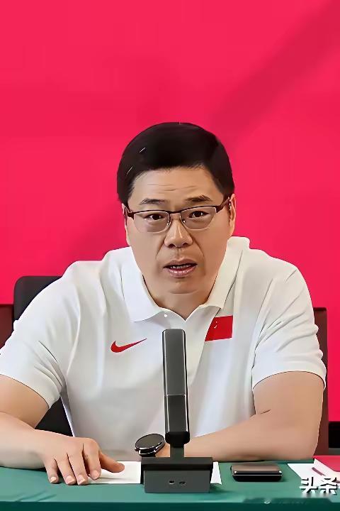 我心目中的中国男篮最佳阵容:
后卫:徐杰，赵睿，
分卫:林威，郭昊文，贺希宁
小前锋:王俊杰，张镇麟，
大前锋:胡金秋，崔永熙
中锋:周琦，杨瀚森，徐昕
你们认为，这套阵容怎么样？妥妥进世界杯吧！国家男篮队 男篮战力榜 国男篮集训名单