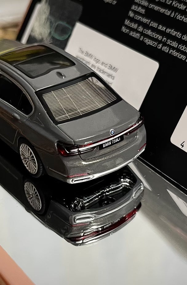 美版MINIGT BMW 750Li xDrive