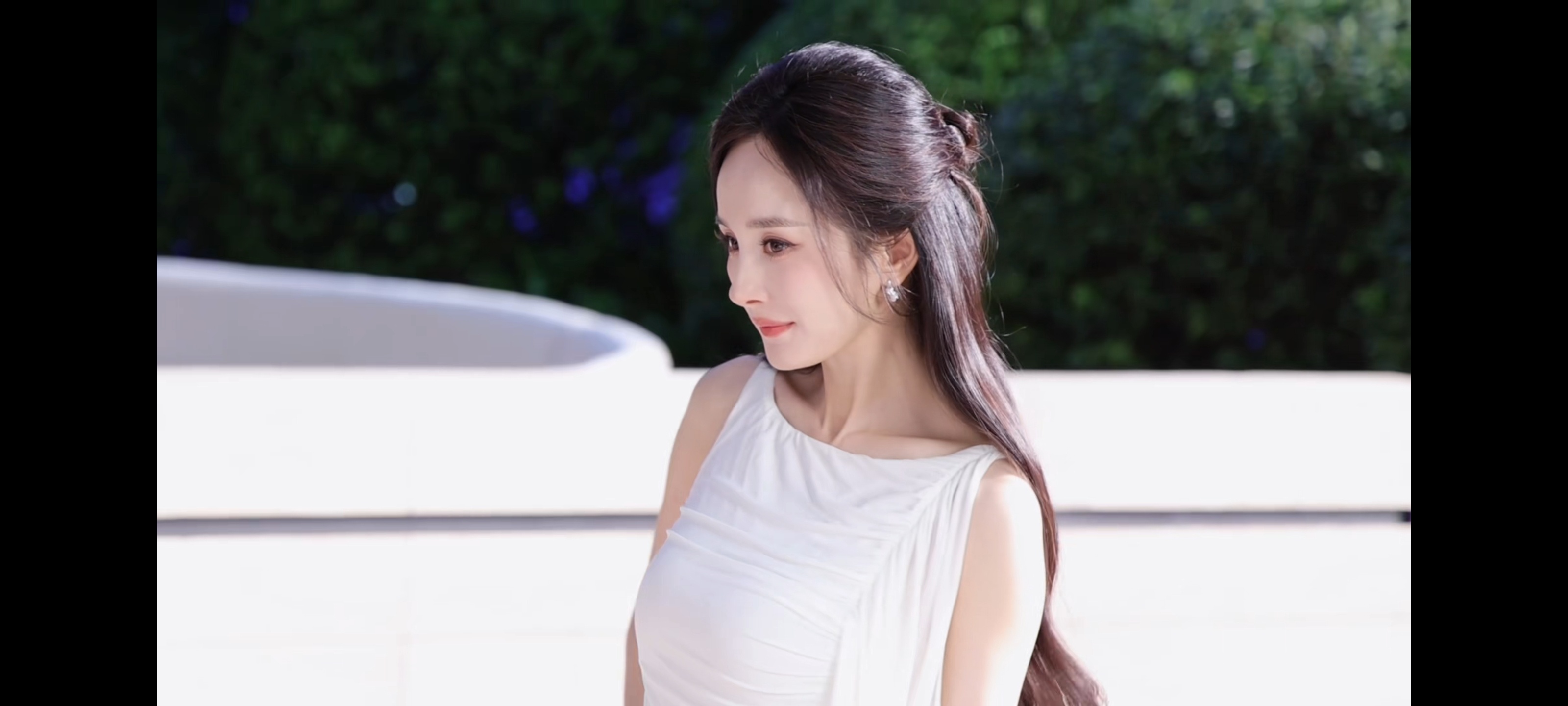 华为Mate XT 2 鸿蒙推广大使杨幂 ​