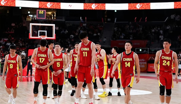 中国男篮今日启程回国，然后原地解散
