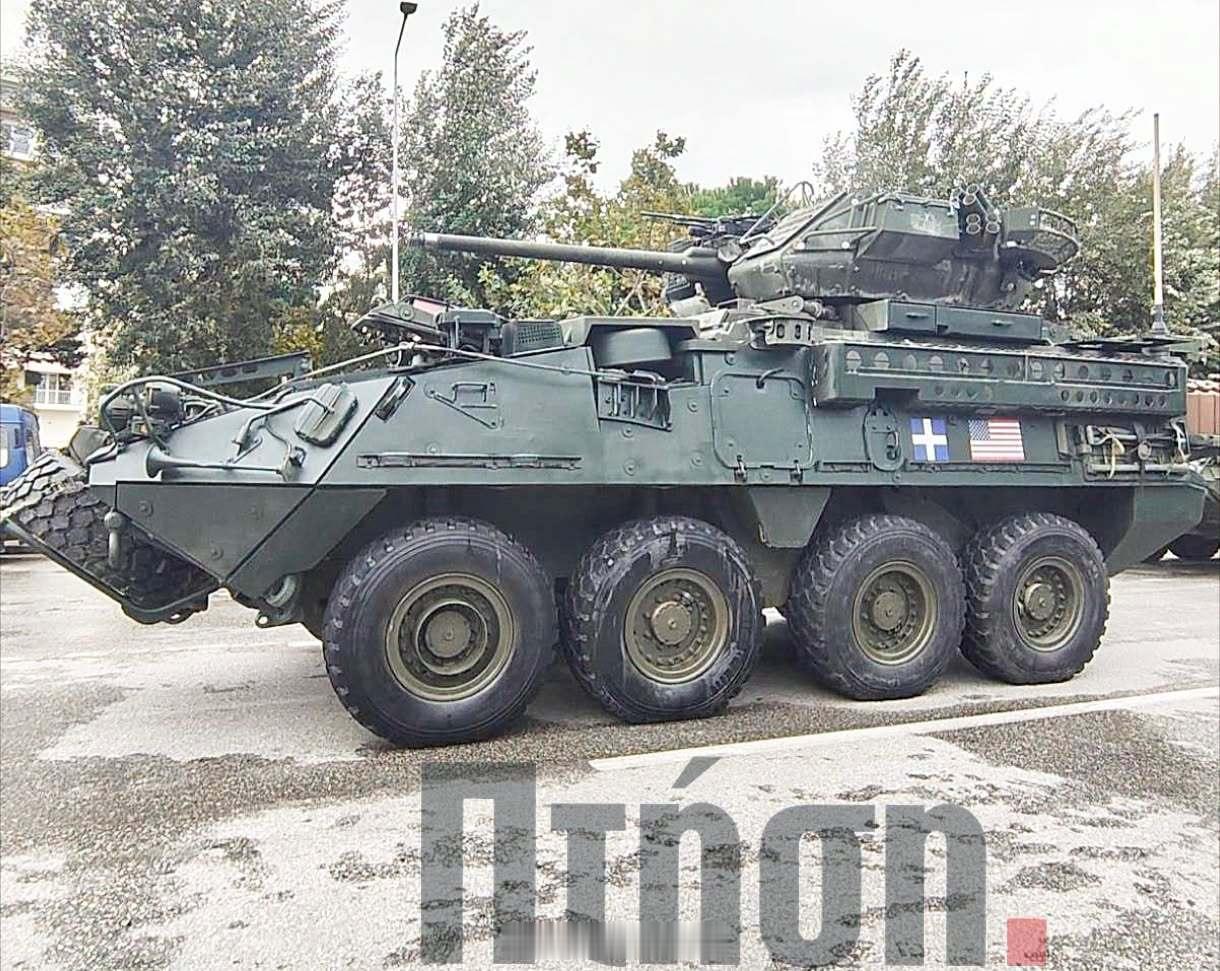 希腊军队配备 RT-40 炮塔的美制M1296"龙骑兵“，以及配备新型 CROWS M153 遥控武器站的 M1126，亮相塞萨洛尼基阅兵式。#烽火问鼎计划# ​