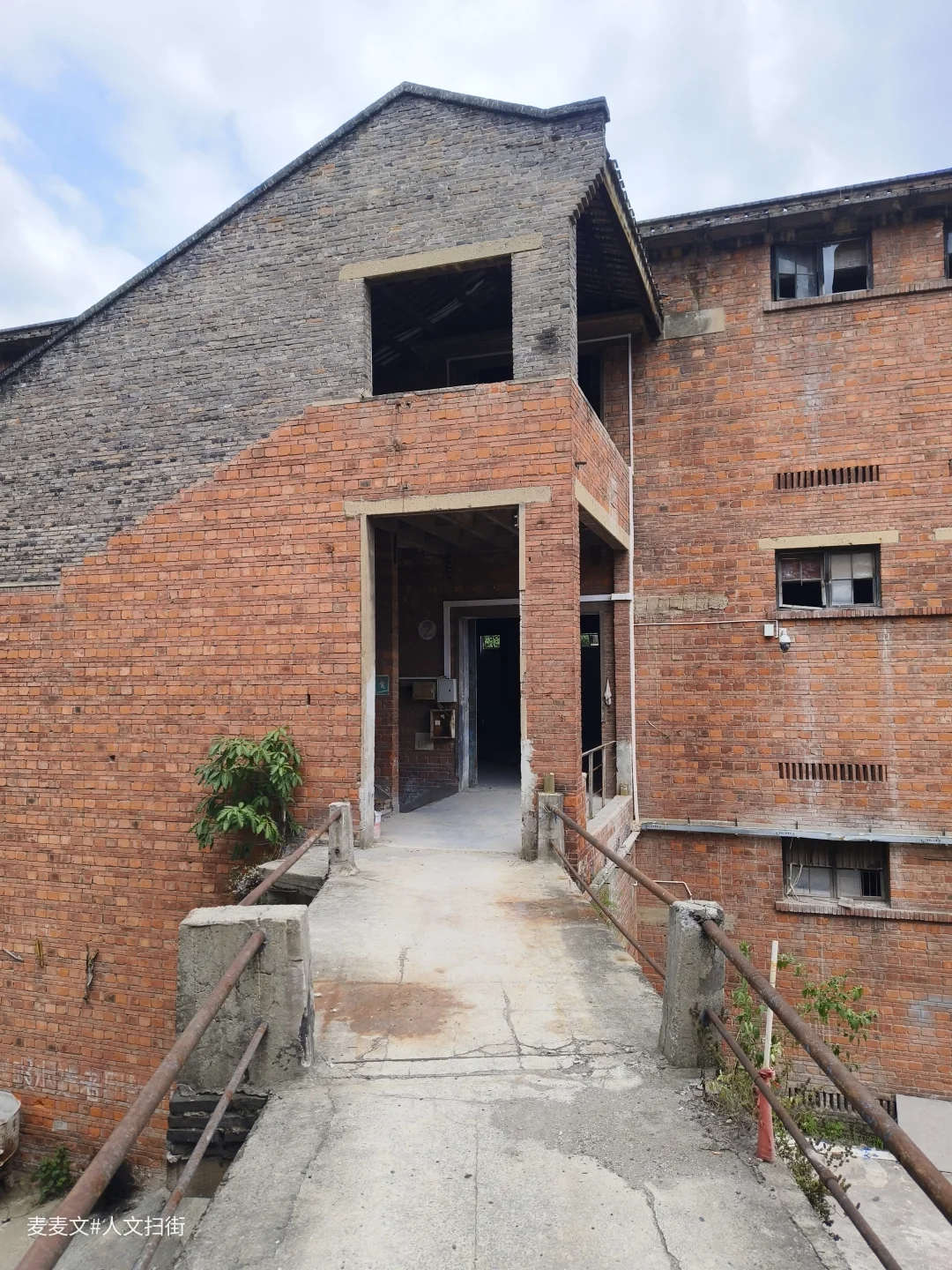 【九龙坡】一知名国企老仓库的红砖旧梦