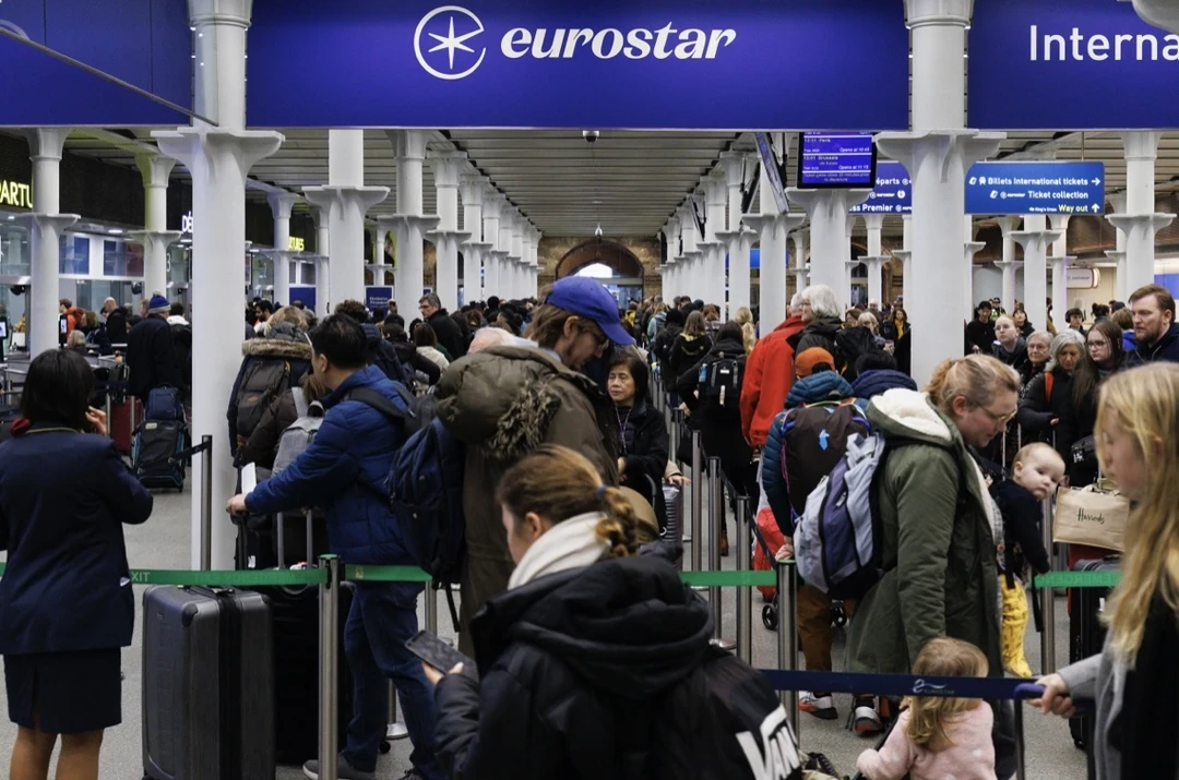 英吉利海峡隧道出现供电故障，欧洲之星暂停