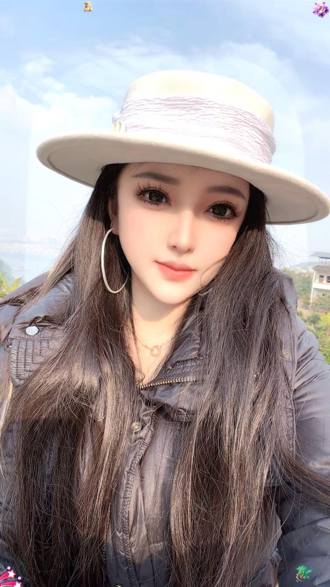 <p>公主裙高级感粉色 出游穿搭 御姐范儿 女生自拍 帽子控小姐姐 <...