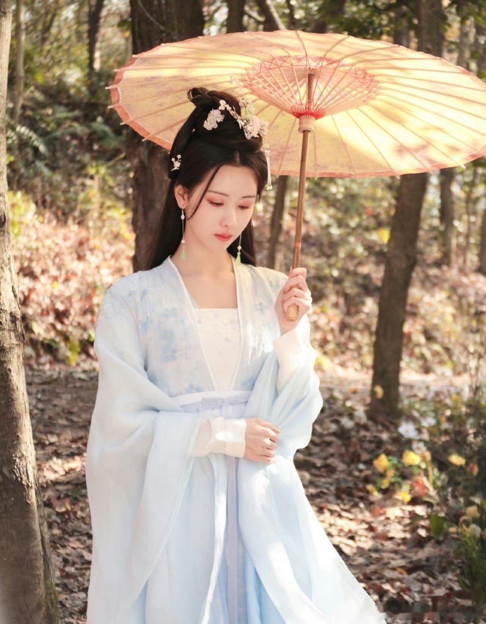 #陈都灵[超话]# 吾妻冰裳，生日快乐⌯oᴗo⌯
​