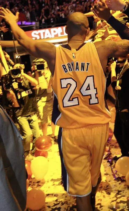 詹姆斯哪次夺冠是真正的单核带队，这还真值得好好掰扯掰扯。2016 年总...