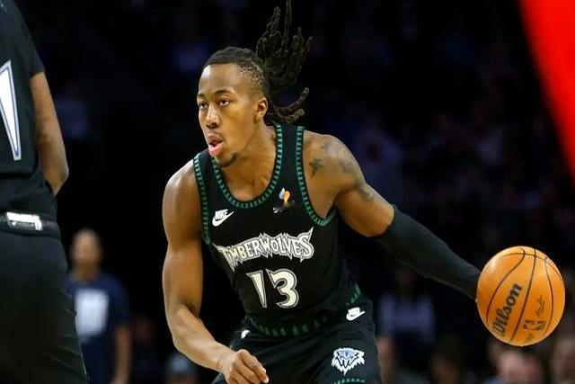 太猛了！    26岁阿约·多森姆在交易截止日从公牛被森林狼换来（对价...