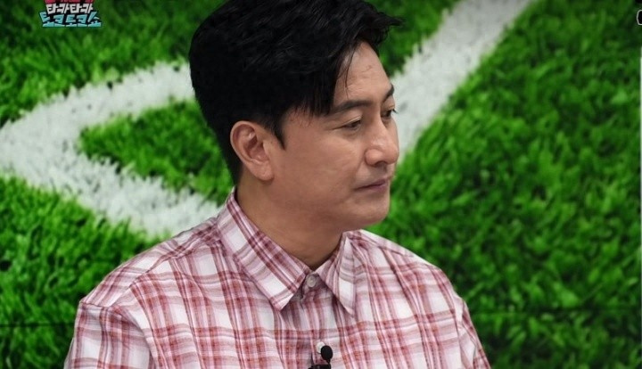 韩国不敌南非、世界杯小组赛出局后，韩国国家队遭到本国球迷大规模批评讨伐...