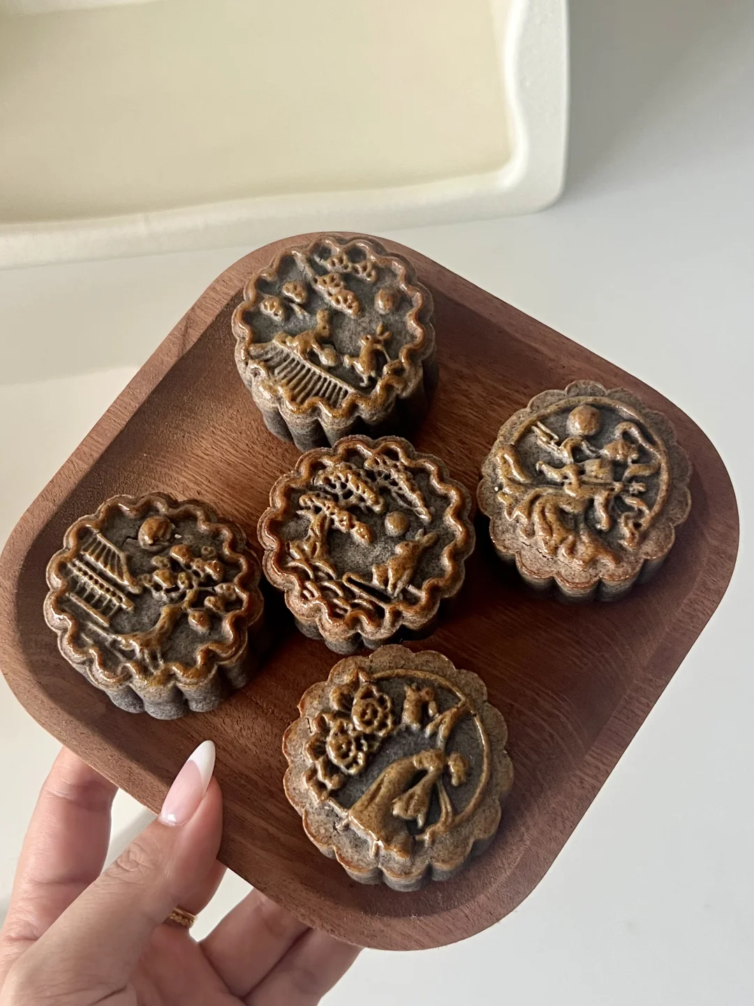 理解为什么那么多人做黑金月饼了