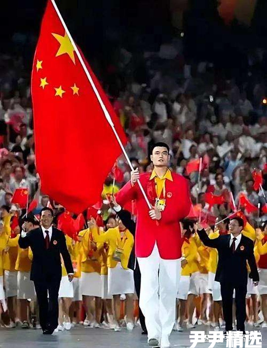 说到篮球，不得不提姚明先生，从青年到NBA，几乎每场比赛，我都看过，国...