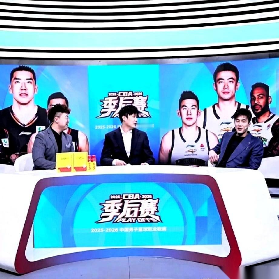 “你赶紧回广州！”丁彦雨航这句甩出来，屏幕前的郭艾伦手里的水杯差点没拿...