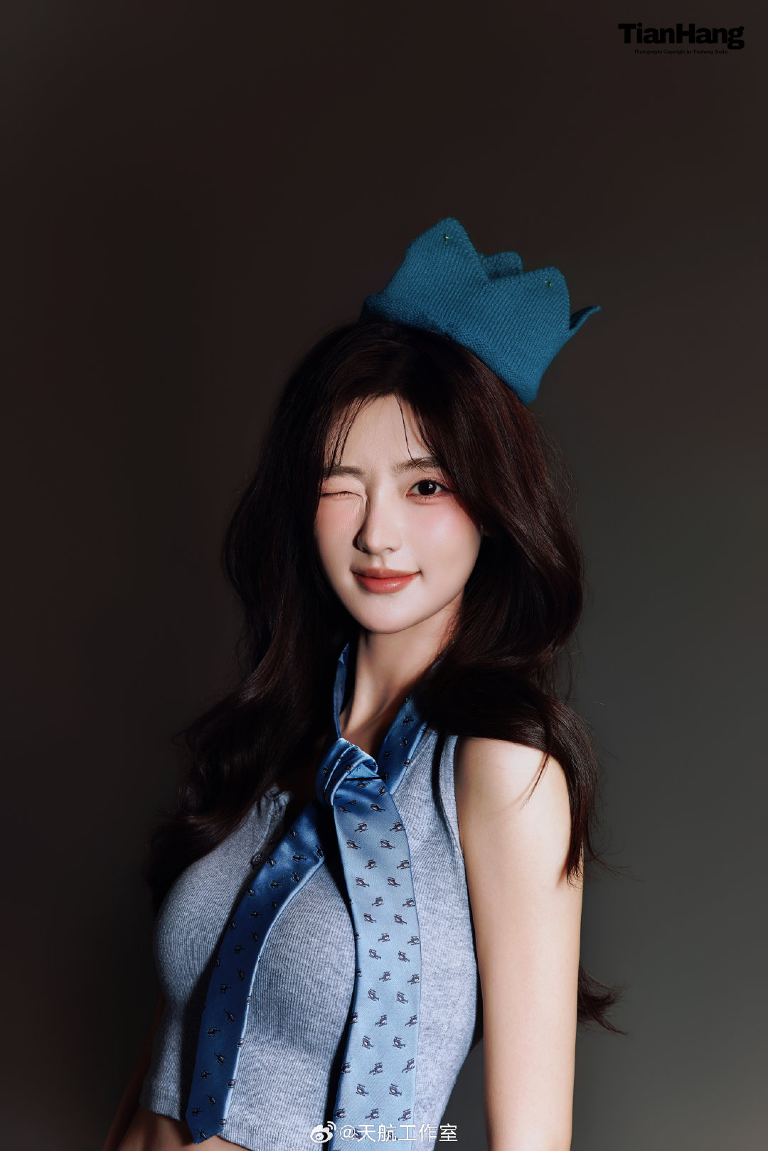 ✨棚拍分享
𐙚ℋ𝑎𝑝𝑝𝑦 ℬ𝒾𝑟𝑡ℎ𝑑𝑎𝑦💙
一寸一礼 一岁欢喜
🧚🏻‍♀️演员：
#天航工作室##韩系##棚拍##少女心##韩杂画报##生日快乐# ​