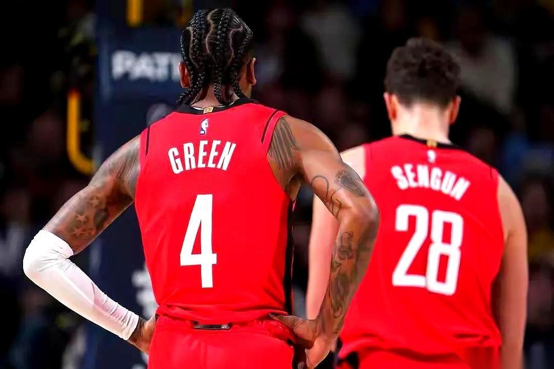 休斯顿火箭队的头顶，现在正悬着一口巨大的黑锅。 隔壁太阳队的媒体站出来...