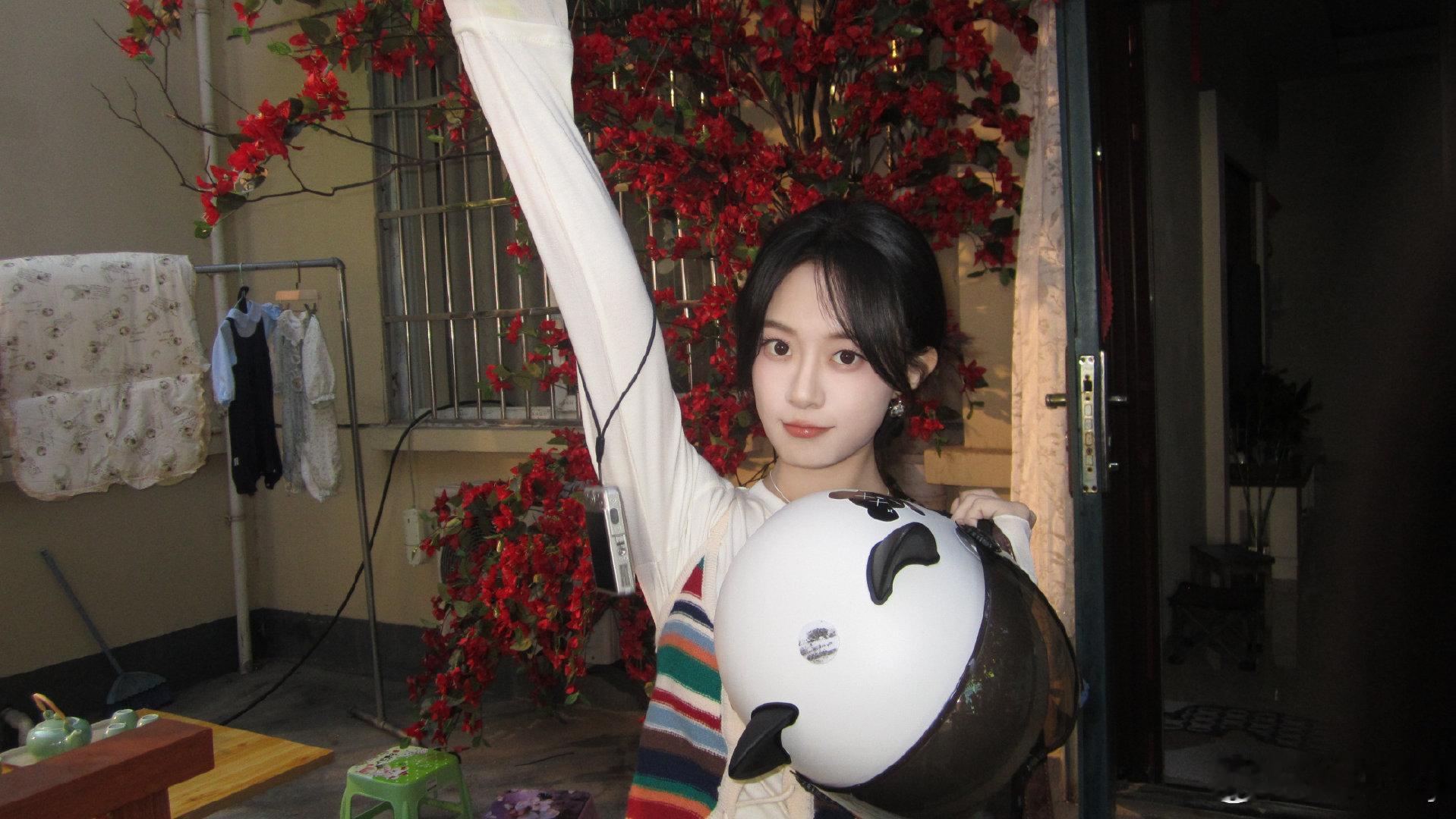 #侯呈玥短剧##侯呈玥破茧# 

自在摇曳 生生不息
𝐹𝑟𝑒𝑒 𝑠𝑤𝑎𝑦𝑖𝑛𝑔 𝑎𝑛𝑑 𝑒𝑛𝑑𝑙𝑒𝑠𝑠 𝑣𝑖𝑡𝑎𝑙𝑖𝑡𝑦

#向全世界安利侯呈玥# ​