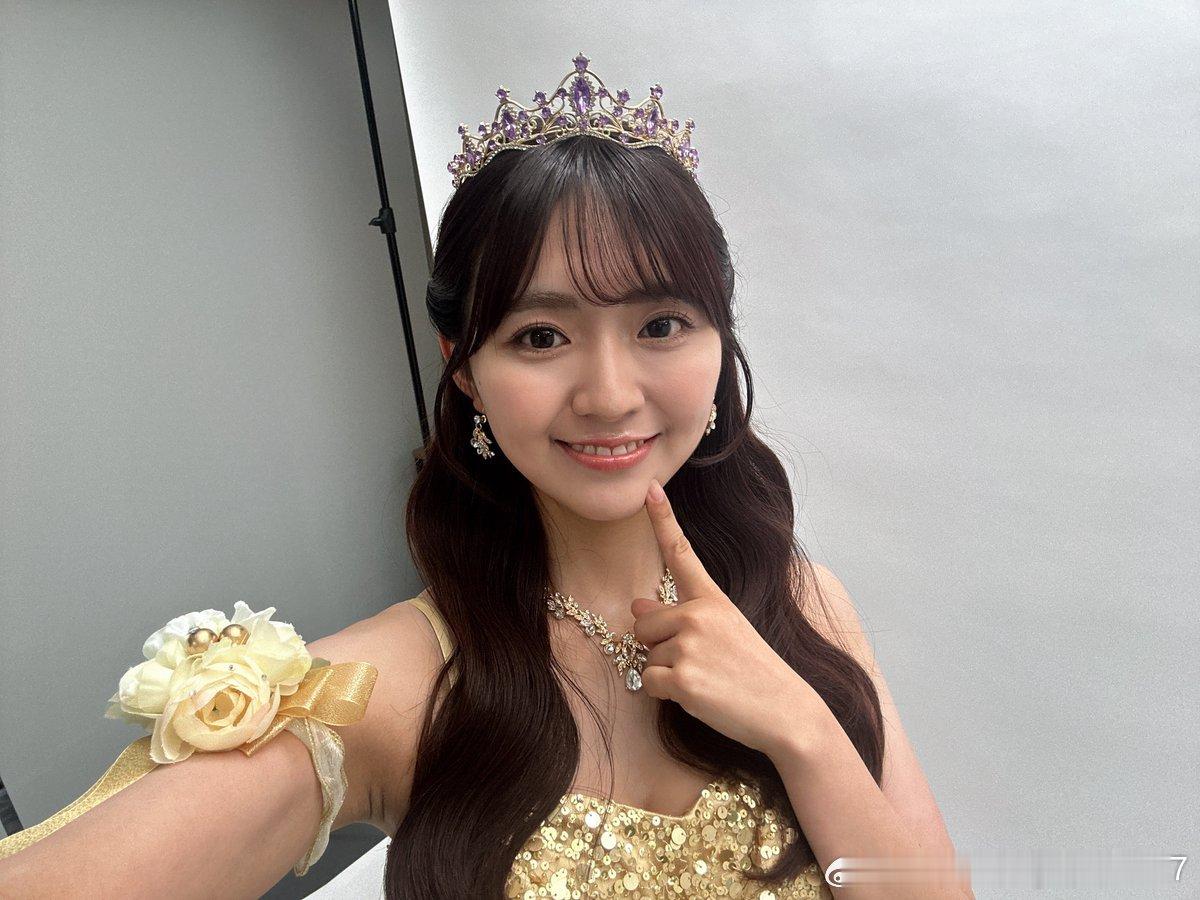 #丰田露娜[超话]##丰田露娜##豊田ルナ# 
明日 8/25 18:00〜 生誕ネットサイン会です👑
生誕衣装と生誕Tシャツの2種類をお届けします🌟
生誕Tはネトサでしか着ないからレアだよ～喜怒哀楽T💟
金ピカ衣装もゲットのチャンスなのでぜひぜひ！！
🔗 platinumpp.official.ec/items/154644378
明日の ​