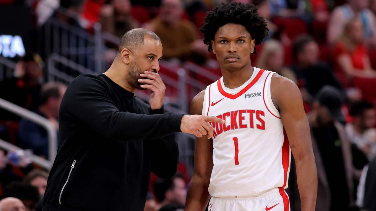 #NBA[超话]#神兵天降！阿门·汤普森致命大帽封死文班亚马，收下胜利

火箭114‑110险胜马刺，阿门·汤普森在比赛最后时刻送出关键封盖，拒绝文班亚马的追平出手，锁定胜利，让火箭拿到开季两连胜。

本赛季开局马刺已经两战全败。汤普森入选过上赛季最佳防守一阵，这记绝杀封盖再次展现他强悍的防守能力 ​