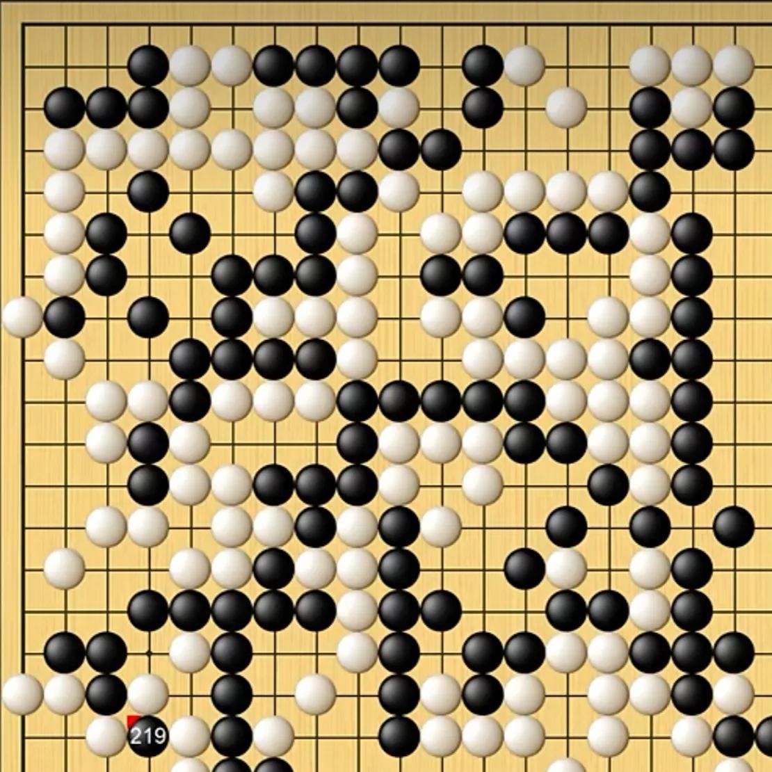 申真谞2比0拿下个人第九个世界冠军的时候，整个中国围棋界都该沉默了。
这一盘棋下完，他直接追平了传奇前辈曹薰铉，在世界围棋冠军榜上冲到了历史第三。
排在他前面的，只剩李昌镐和李世石。
最让人心里不是滋味的，倒不是韩国人又拿了一个冠军，而是我们这边哪怕算上古力、柯洁这批顶尖人物，最好的纪录也就是